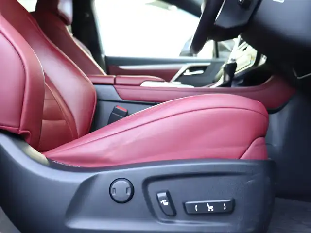 レクサス ＲＸ 300 Fスポーツ 神奈川県 2018(平30)年 5.3万km ホワイトノーヴァガラスフレーク セーフティシステムプラス/サンルーフ /ディスプレイオーディオナビ/フルセグテレビ/BluetoothAudio/アラウンドビューモニター/クルーズコントロール/ドライブモードセレクト/プッシュスタート/パワーバックドア/ETC2.0/LEDヘッドランプ/パドルシフト/ステアリングヒーター/赤革シート/8WAYパワーシート/シートヒーター/シートポジションメモリー機能/手動サンシェード（後席）/保証書、取説、ナビ説/スペアスマートキー