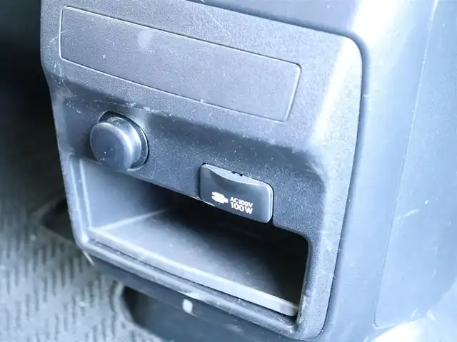 レクサス ＲＸ 300 Fスポーツ 神奈川県 2018(平30)年 5.3万km ホワイトノーヴァガラスフレーク セーフティシステムプラス/サンルーフ /ディスプレイオーディオナビ/フルセグテレビ/BluetoothAudio/アラウンドビューモニター/クルーズコントロール/ドライブモードセレクト/プッシュスタート/パワーバックドア/ETC2.0/LEDヘッドランプ/パドルシフト/ステアリングヒーター/赤革シート/8WAYパワーシート/シートヒーター/シートポジションメモリー機能/手動サンシェード（後席）/保証書、取説、ナビ説/スペアスマートキー