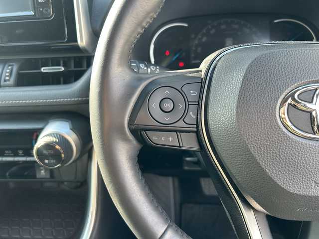 トヨタ ＲＡＶ４ ハイブリッドG 愛媛県 2020(令2)年 4.2万km アティチュードブラックマイカ 純正ナビ/（Bluetooth/AM/FM/ワンセグTV/SD/AUX）/ブラインドスポットモニター/衝突軽減ブレーキ/レーダークルーズコントロール/コーナーセンサー/パワーシート/シートヒーター/LEDヘッドライト/オートマチックハイビーム/ETC/ルーフレール/純正18インチAW/純正フロアマット/4WD/ステアリングヒーター