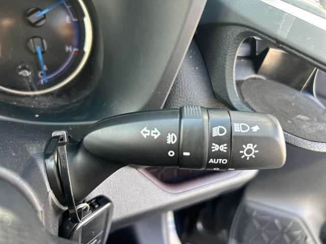 トヨタ ＲＡＶ４ ハイブリッドG 愛媛県 2020(令2)年 4.2万km アティチュードブラックマイカ 純正ナビ/（Bluetooth/AM/FM/ワンセグTV/SD/AUX）/ブラインドスポットモニター/衝突軽減ブレーキ/レーダークルーズコントロール/コーナーセンサー/パワーシート/シートヒーター/LEDヘッドライト/オートマチックハイビーム/ETC/ルーフレール/純正18インチAW/純正フロアマット/4WD/ステアリングヒーター