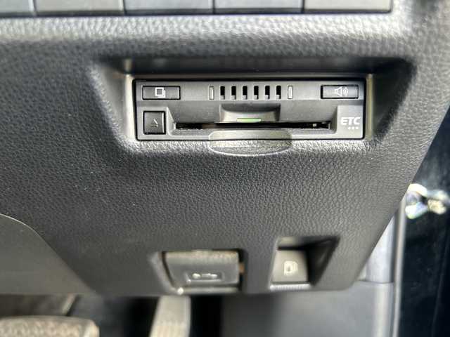 トヨタ ＲＡＶ４ ハイブリッドG 愛媛県 2020(令2)年 4.2万km アティチュードブラックマイカ 純正ナビ/（Bluetooth/AM/FM/ワンセグTV/SD/AUX）/ブラインドスポットモニター/衝突軽減ブレーキ/レーダークルーズコントロール/コーナーセンサー/パワーシート/シートヒーター/LEDヘッドライト/オートマチックハイビーム/ETC/ルーフレール/純正18インチAW/純正フロアマット/4WD/ステアリングヒーター