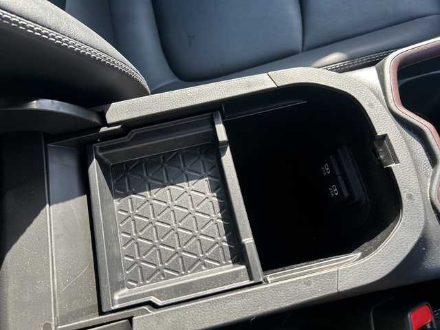 トヨタ ＲＡＶ４ ハイブリッドG 愛媛県 2020(令2)年 4.2万km アティチュードブラックマイカ 純正ナビ/（Bluetooth/AM/FM/ワンセグTV/SD/AUX）/ブラインドスポットモニター/衝突軽減ブレーキ/レーダークルーズコントロール/コーナーセンサー/パワーシート/シートヒーター/LEDヘッドライト/オートマチックハイビーム/ETC/ルーフレール/純正18インチAW/純正フロアマット/4WD/ステアリングヒーター