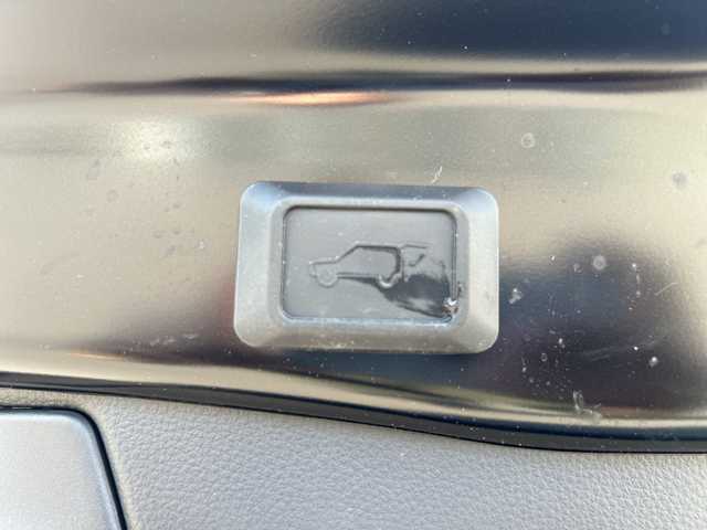 トヨタ ＲＡＶ４ ハイブリッドG 愛媛県 2020(令2)年 4.2万km アティチュードブラックマイカ 純正ナビ/（Bluetooth/AM/FM/ワンセグTV/SD/AUX）/ブラインドスポットモニター/衝突軽減ブレーキ/レーダークルーズコントロール/コーナーセンサー/パワーシート/シートヒーター/LEDヘッドライト/オートマチックハイビーム/ETC/ルーフレール/純正18インチAW/純正フロアマット/4WD/ステアリングヒーター