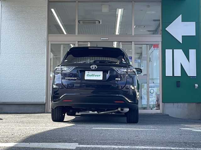 トヨタ ハリアー ハイブリッド プレミアム 愛知県 2016(平28)年 7.6万km スパークリングブラックパールクリスタルシャイン 禁煙車/ワンオーナー/クルーズコントロール/フルセグテレビ/バックカメラ/純正ナビ/Bluetooth/ETC/クリアランスソナー/サンルーフ電動/バンティーミラーランプ/AUTOライト/AUTOハイビーム/LEDヘッドライト/フォグランプ/レーンキープアシスト/パーキングアシスト/パワーシート（運転席）/ドアバイザー/純正アルミ/純正フロアマット/取説/保証書