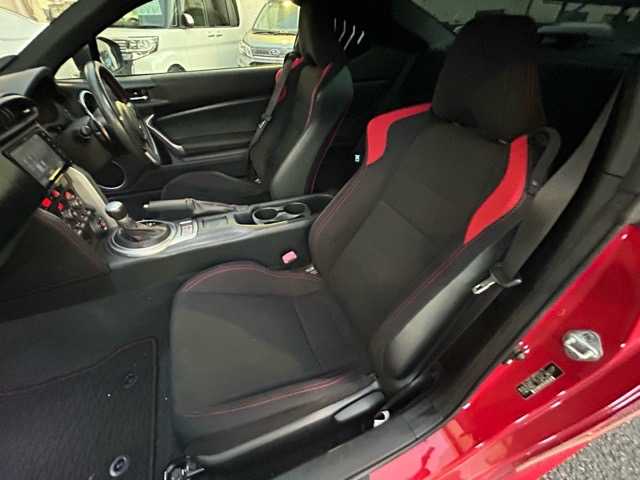 トヨタ ８６ GT 茨城県 2014(平26)年 15.9万km ライトニングレッド 純正ディーラーナビ/バックカメラ/ETC/フルセグTV/Bluetooth/CD/USB/ドライブレコーダー/社外フロアマット/モデリスタエアロ/社外アルミホイール/ドアバイザー/オートライト