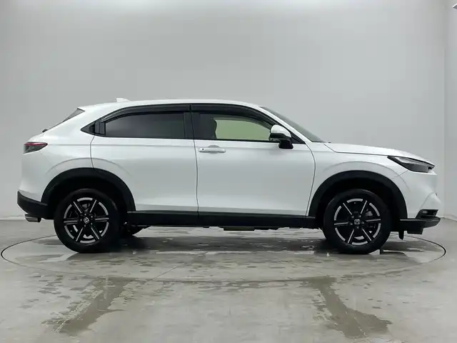 ホンダ ヴェゼル ハイブリッド e:HEV X 新潟県 2022(令4)年 5.6万km プラチナホワイトパール ホンダコネクトナビ（Bluetooth・USB）/バックカメラ　/純正エアロ（フロント・サイド・リア）　/ETC2.0　/フルセグ　/レーンキープアシスト　/追従クルーズコントロール　/前後コーナーセンサー　/ダウンヒルアシストコントロール/アイドリングストップ/衝突被害軽減システム　/前席シートヒーター　/電動格納サードシート/LEDオートライト/オートマチックハイビーム/純正前後ドライブレコーダー/寒冷地仕様/４WD/純正フロアマット/純正１８インチアルミホイール/ワイヤレス充電/ヒーテッドドアミラー/ワイパーデアイサー/パドルシフト/ブレーキホールド/レザーステアリング/スポーツモード/エコモード/スマートキー/スペアキー