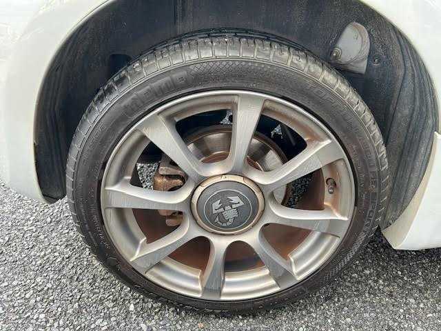 アバルト ５９５ 埼玉県 2018(平30)年 10.3万km Gligio Campovolo 社外SDナビ/【CD/DVD/フルセグ/Bluetooth】/バックカメラ/ETC/キーレス/HID/横滑り防止装置/LSD/保証書/取扱説明書/スペアキー