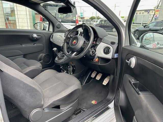 アバルト ５９５ 埼玉県 2018(平30)年 10.3万km Gligio Campovolo 社外SDナビ/【CD/DVD/フルセグ/Bluetooth】/バックカメラ/ETC/キーレス/HID/横滑り防止装置/LSD/保証書/取扱説明書/スペアキー