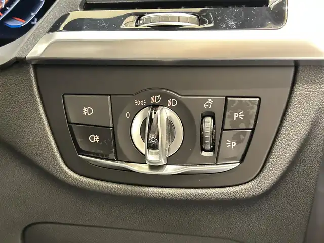 ＢＭＷ Ｘ３ xDrive20d Mスポーツ 福岡県 2021(令3)年 2.1万km アルピンホワイトⅢ 茶革　/ＡＣＣ／ＢＳＭ／ＨＵＤ　/アンビエントライト　/コンフォートアクセス　/純正ナビ／ＴＶ　/３６０°カメラ　/Ｂｌｕｅｔｏｏｔｈ　/全席シートヒーター　/メモリ付パワーシート　/純正１９インチＡＷ