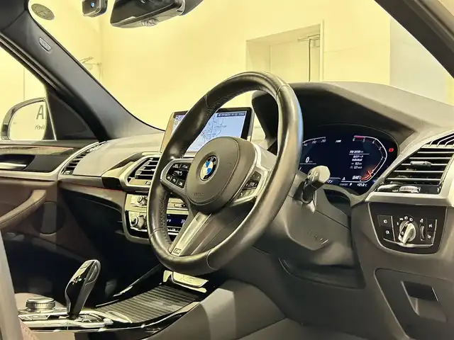 ＢＭＷ Ｘ３ xDrive20d Mスポーツ 福岡県 2021(令3)年 2.1万km アルピンホワイトⅢ 茶革　/ＡＣＣ／ＢＳＭ／ＨＵＤ　/アンビエントライト　/コンフォートアクセス　/純正ナビ／ＴＶ　/３６０°カメラ　/Ｂｌｕｅｔｏｏｔｈ　/全席シートヒーター　/メモリ付パワーシート　/純正１９インチＡＷ