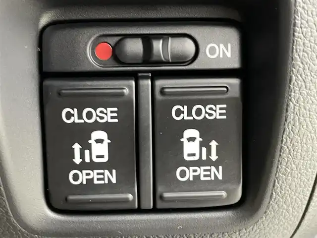 ホンダ Ｎ ＢＯＸ カスタム G SSパッケージ 福島県 2014(平26)年 5.3万km アラバスターシルバーメタリック 横滑り防止機能/・盗難防止装置/純正7インチナビ/・型番;YXM-145C/・CD/SD/FM/AM/バックカメラ/両側パワースライドドア/HIDオートライト/・フォグランプ/ベンチシート/・チップアップシート/純正14インチアルミホイール付きサマータイヤ/革ステアリング/・ステアリングリモコン/純正フロアマット/純正ドアバイザー/電動格納ドアミラー/・ウィンカーミラー/・補助ミラー/アイドリングストップ/プッシュスタート/・スマートキー/・スペアキー