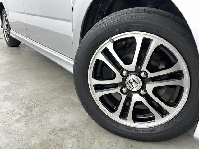 ホンダ Ｎ ＢＯＸ カスタム G SSパッケージ 福島県 2014(平26)年 5.3万km アラバスターシルバーメタリック 横滑り防止機能/・盗難防止装置/純正7インチナビ/・型番;YXM-145C/・CD/SD/FM/AM/バックカメラ/両側パワースライドドア/HIDオートライト/・フォグランプ/ベンチシート/・チップアップシート/純正14インチアルミホイール付きサマータイヤ/革ステアリング/・ステアリングリモコン/純正フロアマット/純正ドアバイザー/電動格納ドアミラー/・ウィンカーミラー/・補助ミラー/アイドリングストップ/プッシュスタート/・スマートキー/・スペアキー