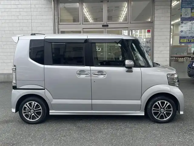 ホンダ Ｎ ＢＯＸ カスタム G SSパッケージ 愛知県 2014(平26)年 5.3万km アラバスターシルバーメタリック (株)IDOMが運営する【じしゃロン豊川店】の自社ローン対象車両になります。こちらは現金ご利用時の価格です。自社ローンご希望の方は別途その旨お申付け下さい。/ 純正Gathersナビ/　〇 CD再生機能/ バックカメラ/ ETC/ 革巻ステアリング/ ステアリングスイッチ/ 両側パワースライドドア/ ドアバイザー/ ウインカーミラー/ 純正フロアマット