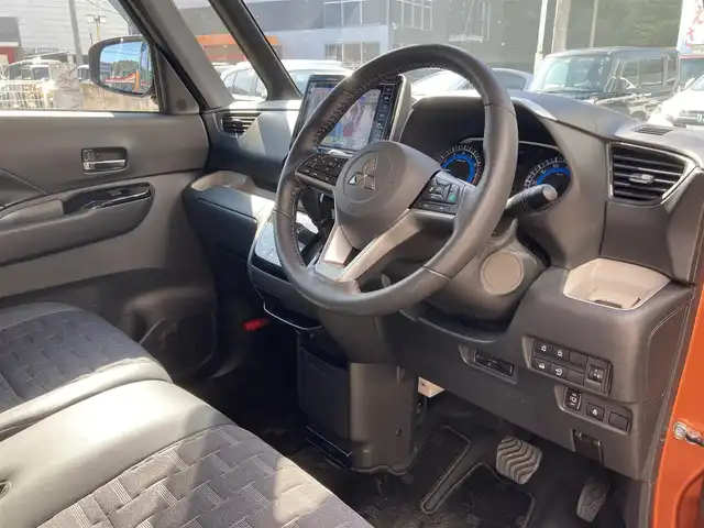 三菱 デリカミニ T プレミアム 長崎県 2024(令6)年 0.8万km オレンジⅡ 衝突被害軽減ブレーキ/マイパイロット/・レーダークルーズコントロール/・レーンキープアシスト/両側パワースライドドア/・左側ハンズフリーパワースライド/ディーラーOP/9インチメモリナビ【CN-SBDDJ0CJ】/・Bluetooth接続/・フルセグTV/・HDMI接続/ドライブレコーダー/ハーフレザーシート/シートヒーター/ステアリングヒーター/ステアリングスイッチ/パドルシフト/電子パーキング/オートホールド機能/ダウンヒルアシスト/アイドリングストップ/LEDオートヘッドライト/ビルトインETC/デジタルインナーミラー/後席サーキュレーター/ISOFIX/後席サンシェード/コーナーセンサー