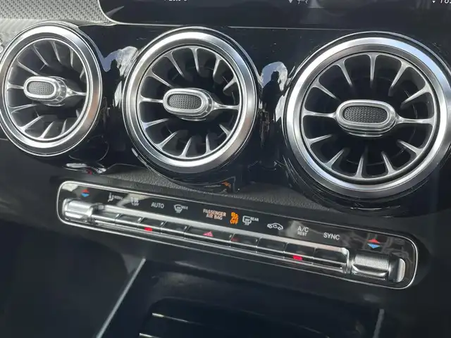 メルセデス・ベンツ ＧＬＢ２５０ 4マチック スポーツ 東京都 2020(令2)年 4.7万km デジタルホワイト 純正ナビ/フルセグTV/Bluetooth接続/360°カメラ/レザーシート/シートヒーター/前席パワーシート/レーダーセーフティー/純正OP前後ドライブレコーダー/ETC2.0/アダプティブクルーズコントロール/ブラインドスポットモニター/レーンチェンジ/ステアリングスイッチ/衝突被害軽減ブレーキ/パークトロニック/パワーバックドア/パドルシフト