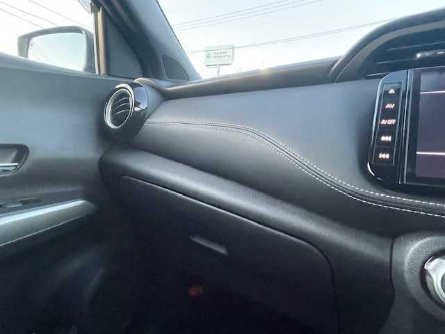 日産 キックス X 静岡県 2021(令3)年 0.5万km ダークブルー ●純正ナビ/(フルセグ/CD/DVD)/●ハーフレザーシート/●アラウンドビューモニター/●プロパイロット/●インテリジェントエマージェンシーブレーキ/●前後インテリジェントソナー/●電動パーキングブレーキ/●オートブレーキホールド/●LEDヘッドライト/●オートライト/●革巻きステアリング/●ステアリングスイッチ/●ETC/●前後ドライブレコーダー/●デジタルインナーミラー/●電動格納ウィンカーミラー/●レベライザー/●スマートキー/●プッシュスタート/●純正フロアマット/●純正17インチアルミホイール/●W＋サイドSRS＋ABS/●取扱説明書