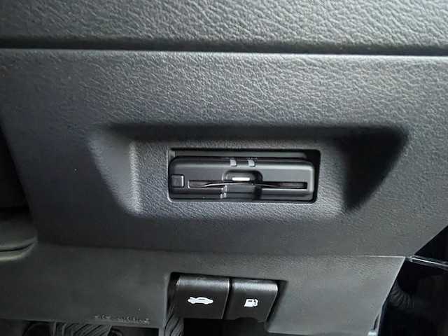 日産 キックス X 静岡県 2021(令3)年 0.5万km ダークブルー ●純正ナビ/(フルセグ/CD/DVD)/●ハーフレザーシート/●アラウンドビューモニター/●プロパイロット/●インテリジェントエマージェンシーブレーキ/●前後インテリジェントソナー/●電動パーキングブレーキ/●オートブレーキホールド/●LEDヘッドライト/●オートライト/●革巻きステアリング/●ステアリングスイッチ/●ETC/●前後ドライブレコーダー/●デジタルインナーミラー/●電動格納ウィンカーミラー/●レベライザー/●スマートキー/●プッシュスタート/●純正フロアマット/●純正17インチアルミホイール/●W＋サイドSRS＋ABS/●取扱説明書