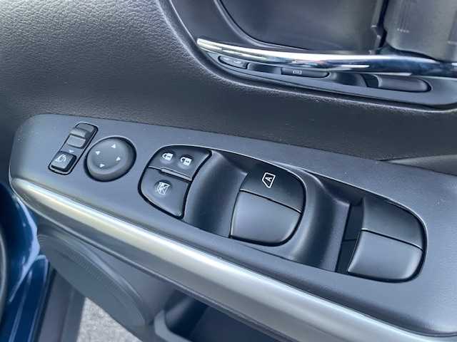 日産 キックス X 静岡県 2021(令3)年 0.5万km ダークブルー ●純正ナビ/(フルセグ/CD/DVD)/●ハーフレザーシート/●アラウンドビューモニター/●プロパイロット/●インテリジェントエマージェンシーブレーキ/●前後インテリジェントソナー/●電動パーキングブレーキ/●オートブレーキホールド/●LEDヘッドライト/●オートライト/●革巻きステアリング/●ステアリングスイッチ/●ETC/●前後ドライブレコーダー/●デジタルインナーミラー/●電動格納ウィンカーミラー/●レベライザー/●スマートキー/●プッシュスタート/●純正フロアマット/●純正17インチアルミホイール/●W＋サイドSRS＋ABS/●取扱説明書