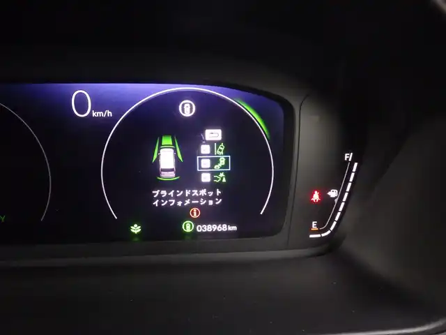 ホンダ ステップワゴン スパーダ eHEV 千葉県 2023(令5)年 3.9万km プラチナホワイトパール 205/60R16/ホンダセンシング/・衝突軽減ブレーキ（CMBS）/・車線維持支援システム（LKAS）/・アダプティブクルーズコントロール（ACC）/・後方誤発進抑制機能/・誤発進抑制機能/パワーバックドア/両側パワースライドドア/純正ナビ/地デジTV/【DVD/CD再生機能　Bluetooth接続】/バックカメラ/ハーフレザーシート/前席シートヒーター/革巻きステアリング/ステアリングスイッチ/パドルシフト/ETC/LEDヘッドライト/フォグライト/ウインカーミラー/コーナーセンサー/純正16インチアルミホイル/サイド/カーテンエアバッグ/Honda スマートキー