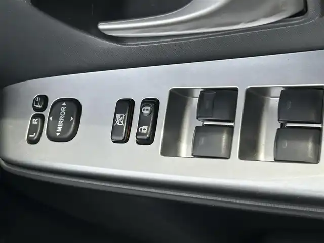 トヨタ プリウス α S 岡山県 2012(平24)年 10.8万km シルバーM 純正メモリナビ　NSZT-W62G/フルセグTV、CD、DVD、Bluetooth、AM、FM/バックカメラ/ETC/オートライト/プッシュスタート/スマートキー