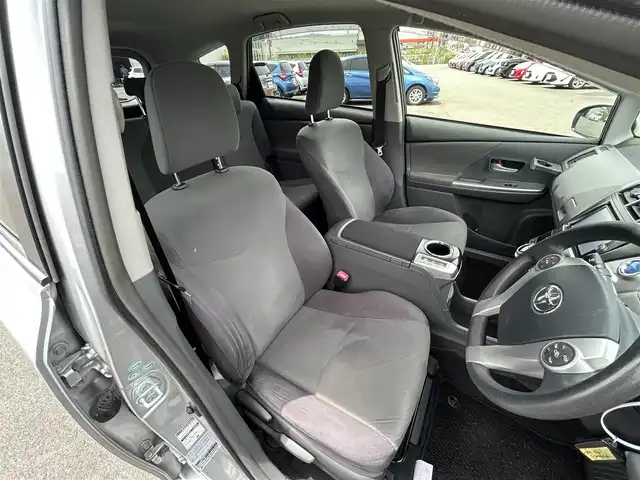 トヨタ プリウス α S 岡山県 2012(平24)年 10.8万km シルバーM 純正メモリナビ　NSZT-W62G/フルセグTV、CD、DVD、Bluetooth、AM、FM/バックカメラ/ETC/オートライト/プッシュスタート/スマートキー