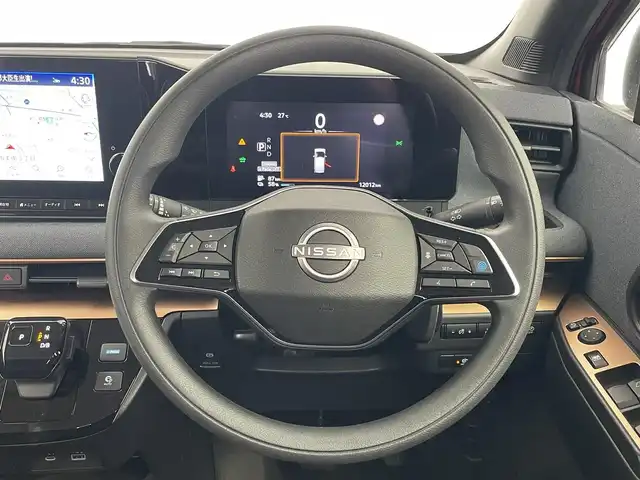 日産 サクラ G 埼玉県 2023(令5)年 1.2万km スパークリングレッド/ブラック プロパイロット 純正9インチナビ アラウンドビューモニター シートヒーター ステアリングヒーター ETC2.0 LEDヘッドライト エマージェンシーブレーキ プッシュスタート スマートキー