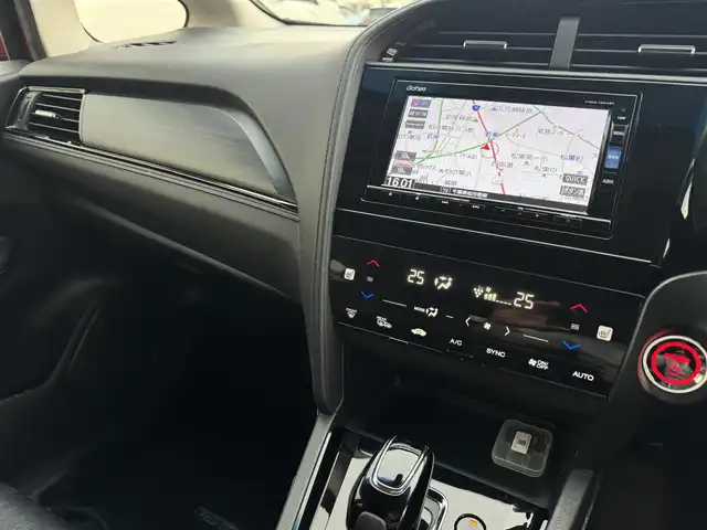 ホンダ シャトル ハイブリッド Z ホンダセンシング 千葉県 2019(令1)年 2.4万km プレミアムクリスタルレッドM ワンオーナー/ホンダセンシング/衝突被害軽減ブレーキ/車線維持支援システム/アダプティブクルーズコントロール/純正メモリーナビ/フルセグTV/Bluetooth/バックカメラ/CD・DVD再生機能/ビルトインETC/ドライブレコーダー/ハーフレザーシート/D+N席シートヒーター/LEDライト/ETC/カーテンエアバッグ/パドルシフト/純正フロアマット/純正16インチアルミホイール/純正ドアバイザー/プッシュスタート/スマートキー/取扱説明書＆保証書