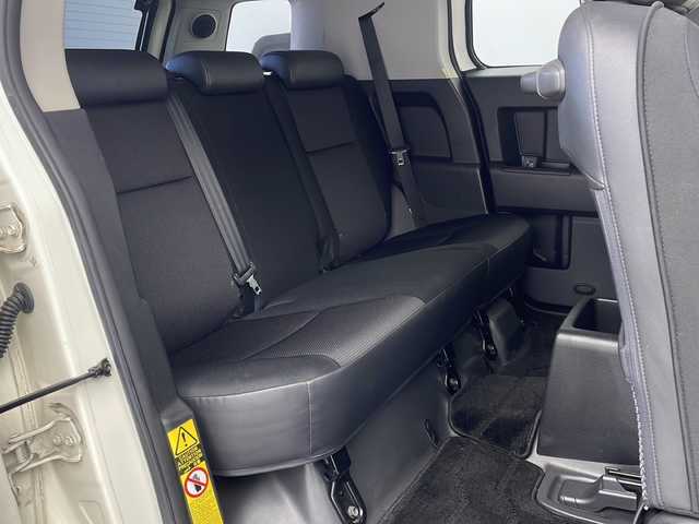 トヨタ ＦＪクルーザー 栃木県 2014(平26)年 6.3万km ホワイト パートタイム4WD/フロア5AT/純正 7インチナビ /（FM/AM/CD/TV/SD/Bluetooth）/バックカメラ/ETC/バックソナー/純正スチールホイール/マニュアルエアコン/ステアリングスイッチ/フォグランプ/リモコンキーx1/保証書・取扱説明書