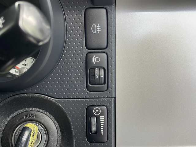 トヨタ ＦＪクルーザー 栃木県 2014(平26)年 6.3万km ホワイト パートタイム4WD/フロア5AT/純正 7インチナビ /（FM/AM/CD/TV/SD/Bluetooth）/バックカメラ/ETC/バックソナー/純正スチールホイール/マニュアルエアコン/ステアリングスイッチ/フォグランプ/リモコンキーx1/保証書・取扱説明書