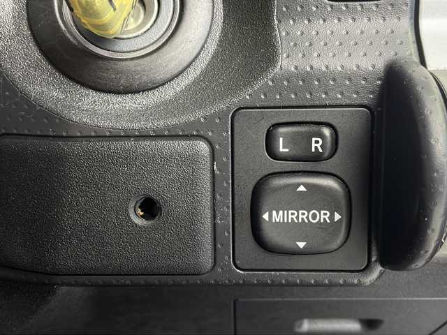 トヨタ ＦＪクルーザー 栃木県 2014(平26)年 6.3万km ホワイト パートタイム4WD/フロア5AT/純正 7インチナビ /（FM/AM/CD/TV/SD/Bluetooth）/バックカメラ/ETC/バックソナー/純正スチールホイール/マニュアルエアコン/ステアリングスイッチ/フォグランプ/リモコンキーx1/保証書・取扱説明書