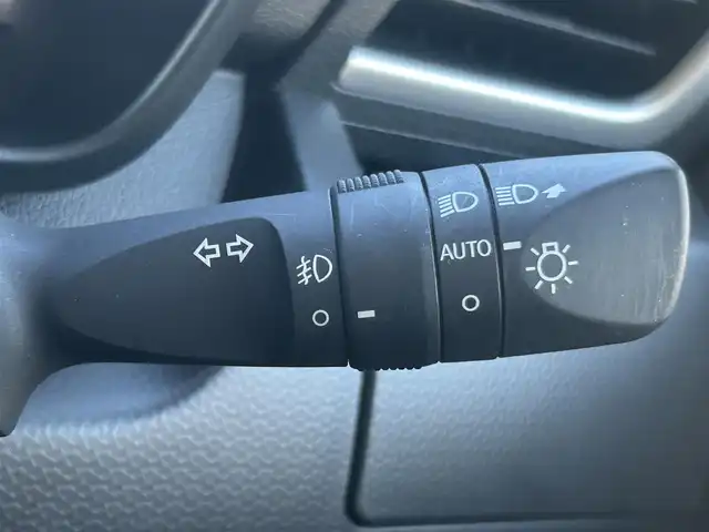 トヨタ ルーミー カスタムG－T 大阪府 2022(令4)年 0.9万km ブラックマイカメタリック 9インチナビ（フルセグ/Bluetooth/USB/DVD/CD)/バックカメラ/両側パワースライドドア/衝突被害軽減システム/レーンキープアシスト/横滑り防止/コーナーセンサー/アイドリングストップ/ドライブレコーダー/ビルトインETC2.0/革巻きステアリング/ステアリングスイッチ/純正AW/純正LEDライト/スペアキー1本