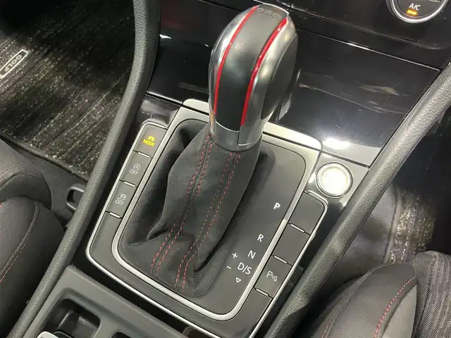 フォルクスワーゲン ゴルフ ＧＴＩ TCR 静岡県 2019(令1)年 3.9万km グレーⅡ 限定600台/カラーコードJ2A１（ピュアグレー＆ブラックルーフ）ＴＣＲ限定色/純正ディスカバープロナビゲーション/アダプティブクルーズコントロール/レーンキープアシスト/渋滞時追従支援システム/フロントアシスト/ブラインドスポット/リアトラフィックアラート/LEDヘッドライト（オートハイコントロール機能付き）/オートホールド/GTi専用ファブリックシート/バックモニター/パークディスタンスコントロール/フルセグTV/前後ドライブレコーダー