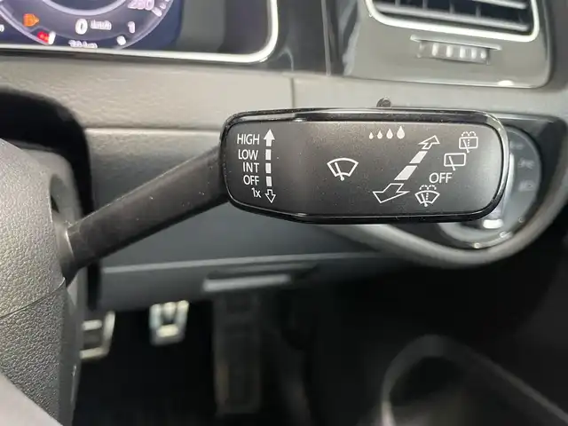 フォルクスワーゲン ゴルフ ＧＴＩ TCR 静岡県 2019(令1)年 3.9万km グレーⅡ 限定600台/カラーコードJ2A１（ピュアグレー＆ブラックルーフ）ＴＣＲ限定色/純正ディスカバープロナビゲーション/アダプティブクルーズコントロール/レーンキープアシスト/渋滞時追従支援システム/フロントアシスト/ブラインドスポット/リアトラフィックアラート/LEDヘッドライト（オートハイコントロール機能付き）/オートホールド/GTi専用ファブリックシート/バックモニター/パークディスタンスコントロール/フルセグTV/前後ドライブレコーダー