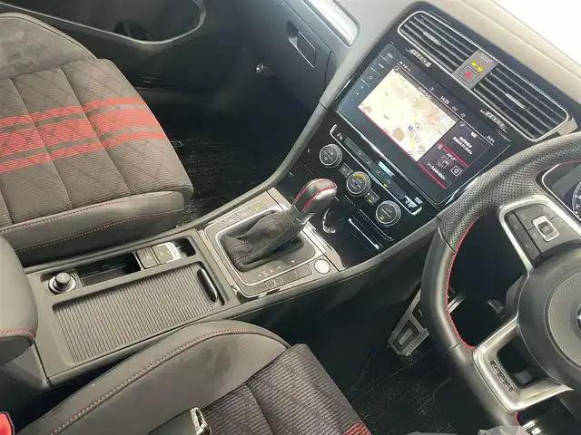 フォルクスワーゲン ゴルフ ＧＴＩ TCR 静岡県 2019(令1)年 3.9万km グレーⅡ 限定600台/カラーコードJ2A１（ピュアグレー＆ブラックルーフ）ＴＣＲ限定色/純正ディスカバープロナビゲーション/アダプティブクルーズコントロール/レーンキープアシスト/渋滞時追従支援システム/フロントアシスト/ブラインドスポット/リアトラフィックアラート/LEDヘッドライト（オートハイコントロール機能付き）/オートホールド/GTi専用ファブリックシート/バックモニター/パークディスタンスコントロール/フルセグTV/前後ドライブレコーダー