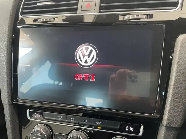 フォルクスワーゲン ゴルフ ＧＴＩ TCR 静岡県 2019(令1)年 3.9万km グレーⅡ 限定600台/カラーコードJ2A１（ピュアグレー＆ブラックルーフ）ＴＣＲ限定色/純正ディスカバープロナビゲーション/アダプティブクルーズコントロール/レーンキープアシスト/渋滞時追従支援システム/フロントアシスト/ブラインドスポット/リアトラフィックアラート/LEDヘッドライト（オートハイコントロール機能付き）/オートホールド/GTi専用ファブリックシート/バックモニター/パークディスタンスコントロール/フルセグTV/前後ドライブレコーダー