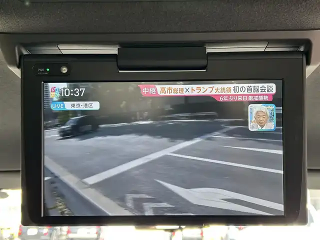 トヨタ エスクァイア Gi プレミアムパッケージ 岡山県 2018(平30)年 6.8万km ホワイトパールクリスタルシャイン 登録時走行距離67842km/ワンオーナー/純正10インチナビ/フルセグTV(AM/FM/CD/DVD/Bluetooth)/純正12.1インチフリップダウンモニター/バックカメラ/両側パワースライドドア/ドライブレコーダー/ビルトインETC/トヨタセーフティセンス/・プリクラッシュセーフティ/・オートマチックハイビーム/・レーンディバーチャーアラート/クルーズコントロール/横滑り防止装置/シートヒーター/ステアリングヒーター/アイドリングストップ/１５インチ純正AW/ハーフレザーシート/LEDヘッドライト/純正フロアマット