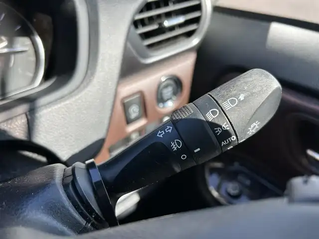 トヨタ エスクァイア Gi プレミアムパッケージ 岡山県 2018(平30)年 6.8万km ホワイトパールクリスタルシャイン 登録時走行距離67842km/ワンオーナー/純正10インチナビ/フルセグTV(AM/FM/CD/DVD/Bluetooth)/純正12.1インチフリップダウンモニター/バックカメラ/両側パワースライドドア/ドライブレコーダー/ビルトインETC/トヨタセーフティセンス/・プリクラッシュセーフティ/・オートマチックハイビーム/・レーンディバーチャーアラート/クルーズコントロール/横滑り防止装置/シートヒーター/ステアリングヒーター/アイドリングストップ/１５インチ純正AW/ハーフレザーシート/LEDヘッドライト/純正フロアマット