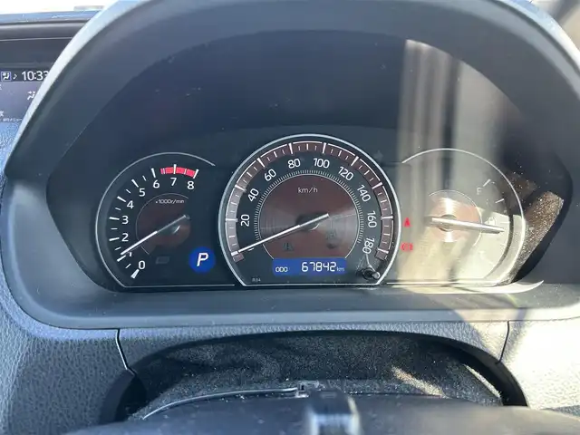 トヨタ エスクァイア Gi プレミアムパッケージ 岡山県 2018(平30)年 6.8万km ホワイトパールクリスタルシャイン 登録時走行距離67842km/ワンオーナー/純正10インチナビ/フルセグTV(AM/FM/CD/DVD/Bluetooth)/純正12.1インチフリップダウンモニター/バックカメラ/両側パワースライドドア/ドライブレコーダー/ビルトインETC/トヨタセーフティセンス/・プリクラッシュセーフティ/・オートマチックハイビーム/・レーンディバーチャーアラート/クルーズコントロール/横滑り防止装置/シートヒーター/ステアリングヒーター/アイドリングストップ/１５インチ純正AW/ハーフレザーシート/LEDヘッドライト/純正フロアマット