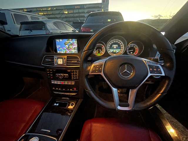 メルセデス・ベンツ Ｅ２５０ カブリオレ 東京都 2014(平26)年 5万km オブシディアンブラック 赤レザー/レーダーセーフティパッケージ/純正ナビ/地デジ/バックカメラ/メモリ付きパワーシート/シートヒーター/LEDヘッドライト/ETC/パークトロニック/キーレスゴー/保証書/取扱説明書