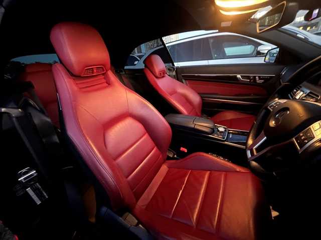 メルセデス・ベンツ Ｅ２５０ カブリオレ 東京都 2014(平26)年 5万km オブシディアンブラック 赤レザー/レーダーセーフティパッケージ/純正ナビ/地デジ/バックカメラ/メモリ付きパワーシート/シートヒーター/LEDヘッドライト/ETC/パークトロニック/キーレスゴー/保証書/取扱説明書