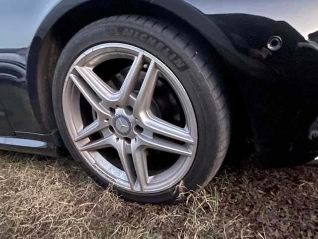 メルセデス・ベンツ Ｅ２５０ カブリオレ 東京都 2014(平26)年 5万km オブシディアンブラック 赤レザー/レーダーセーフティパッケージ/純正ナビ/地デジ/バックカメラ/メモリ付きパワーシート/シートヒーター/LEDヘッドライト/ETC/パークトロニック/キーレスゴー/保証書/取扱説明書