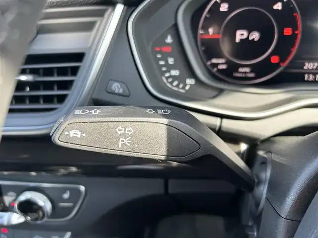 アウディ Ｑ５ 40TDIクワトロスポーツエアサ 石川県 2019(令1)年 2.1万km 白 4WD/純正ナビ/　Bluetooth・AM/FM・CD・DVD・USB・AUX/フルセグTV/ETC2.0/前後ドライブレコーダー/アダプティブクルーズコントロール/バーチャルコックピット/パワーバックドア/ルーフレール/シートヒーター（D+N席）/パワーシート（D+N席）/シートメモリー/アンチロック・ブレーキ・システム/横滑り防止装置/前後コーナーセンサー/レーンキープアシスト/盗難防止装置/ダウンヒルアシストコントロール/純正アルミホイール/スマートキー