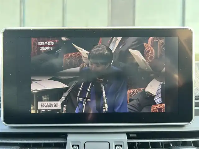 アウディ Ｑ５ 40TDIクワトロスポーツエアサ 石川県 2019(令1)年 2.1万km 白 4WD/純正ナビ/　Bluetooth・AM/FM・CD・DVD・USB・AUX/フルセグTV/ETC2.0/前後ドライブレコーダー/アダプティブクルーズコントロール/バーチャルコックピット/パワーバックドア/ルーフレール/シートヒーター（D+N席）/パワーシート（D+N席）/シートメモリー/アンチロック・ブレーキ・システム/横滑り防止装置/前後コーナーセンサー/レーンキープアシスト/盗難防止装置/ダウンヒルアシストコントロール/純正アルミホイール/スマートキー