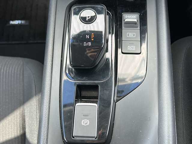 日産 ノート X 三重県 2021(令3)年 3万km オーロラフレアブルーパール 純正9型ナビ /全周囲カメラ /純正デジタルインナーミラー /ワイヤレス充電器 /BSM /ビルトインETC2.0 /AppleCarPlay/AndroidAuto/プロパイロット /前後コーナーセンサー /スペアキー / 前方ドライブレコーダー/レーダークルーズコントロール /レーンキープアシスト/衝突軽減ブレーキ/ステアリングスイッチ/電子パーキング/LEDヘッドライト/オートハイビーム/オートライト/電動格納ミラー/禁煙車/取扱説明書/保証書