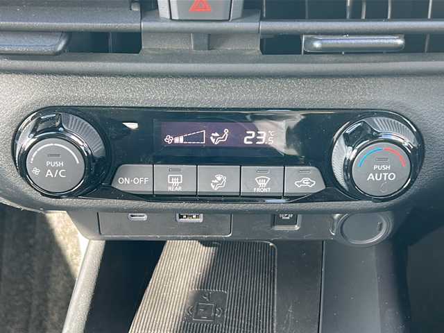 日産 ノート X 三重県 2021(令3)年 3万km オーロラフレアブルーパール 純正9型ナビ /全周囲カメラ /純正デジタルインナーミラー /ワイヤレス充電器 /BSM /ビルトインETC2.0 /AppleCarPlay/AndroidAuto/プロパイロット /前後コーナーセンサー /スペアキー / 前方ドライブレコーダー/レーダークルーズコントロール /レーンキープアシスト/衝突軽減ブレーキ/ステアリングスイッチ/電子パーキング/LEDヘッドライト/オートハイビーム/オートライト/電動格納ミラー/禁煙車/取扱説明書/保証書