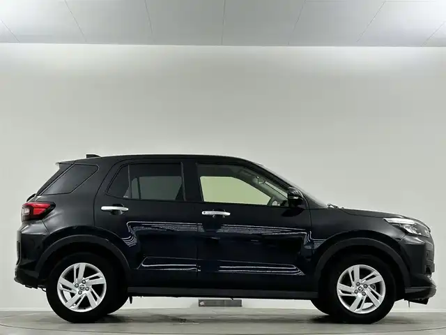 トヨタ ライズ G 埼玉県 2021(令3)年 1.8万km ブラックマイカメタリック 純正ナビ　バックカメラ　フルセグＴＶ　ＥＴＣ　衝突軽減　Ｂｌｕｅｔｏｏｔｈ　ＣＤ　ＤＶＤ　禁煙車　オートハイビーム　ＬＥＤヘッドライト　ＵＳＢ　スマートキー　アイドリングストップ　ＭＴモード付ＡＴ