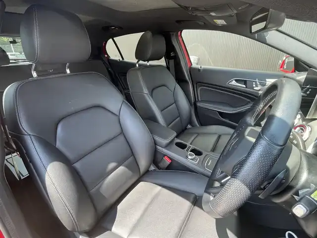 メルセデス・ベンツ ＧＬＡ２２０ 4マチック 長野県 2020(令2)年 2.7万km ジュピターレッド プレミアムパッケージ /パノラミックSR /harman/kardonサウンド /黒革シート /PWシート /シートヒーター /レーダーセーフティパッケージ /純正ナビ バックカメラ /TV /CarPlay対応 /bluetooth /LEDヘッドライト /パワーバックドア /ETC