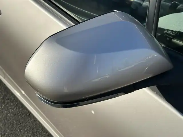 トヨタ プリウス A 山形県 2019(平31)年 1.9万km スティールブロンドM 純正SDナビ/フルセグTV/FM/AM/Bluetooth/レーダークルーズコントロール/横滑り防止装置/バックカメラ/パワーシート（D）/インテリジェントクリアランスソナー/衝突軽減ブレーキ/ヘッドアップディスプレイ/パーキングアシスト/純正マット/純正バイザー/スペアキー/ETC/アルミ付きスタッドレス車載/保証書/取扱説明書