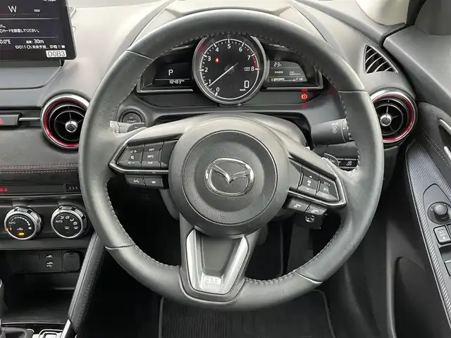 マツダ マツダ２ 15スポルト 千葉県 2024(令6)年 1.9万km グレー 純正8インチナビ/(フルセグTV/BT/FM/AM)/全周囲カメラ/前後ドライブレコーダー/ヘッドアップディスプレイ/パドルシフト/衝突被害軽減システム/車線逸脱警報/レーダークルーズコントロール/ハーフレザーシート/シートヒーター/シートリフター/ステアリングヒーター/横滑り防止装置/ETC/アイドリングストップ/LEDヘッドライト/オートライト/ウィンカーミラー/電動格納ミラー/純正16インチAW/プッシュスタート/スマートキー/フロアマット/スペアキー/取扱説明書/保証書