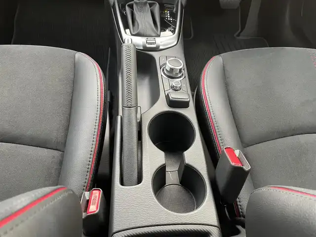 マツダ マツダ２ 15スポルト 千葉県 2024(令6)年 1.9万km グレー 純正8インチナビ/(フルセグTV/BT/FM/AM)/全周囲カメラ/前後ドライブレコーダー/ヘッドアップディスプレイ/パドルシフト/衝突被害軽減システム/車線逸脱警報/レーダークルーズコントロール/ハーフレザーシート/シートヒーター/シートリフター/ステアリングヒーター/横滑り防止装置/ETC/アイドリングストップ/LEDヘッドライト/オートライト/ウィンカーミラー/電動格納ミラー/純正16インチAW/プッシュスタート/スマートキー/フロアマット/スペアキー/取扱説明書/保証書